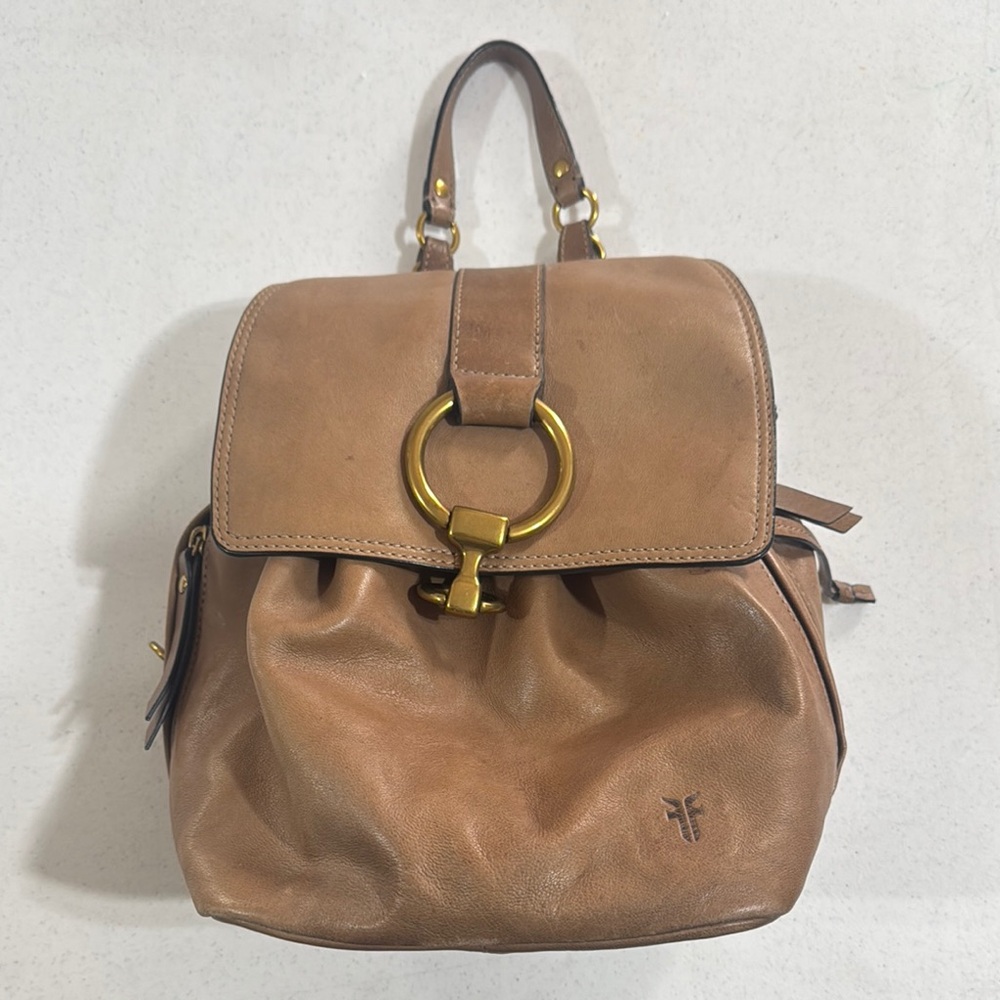 Frye Backpack Bucket Tan Leather Bag Gold Hardware Medium